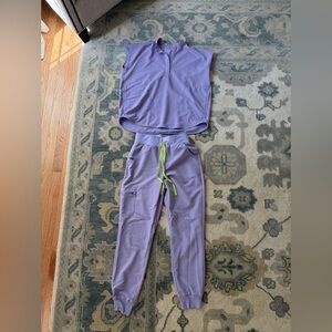 Lavender Figs scrub set - size S